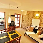 Grosse In Zadar Mit Privatem Balkon By Interhome *