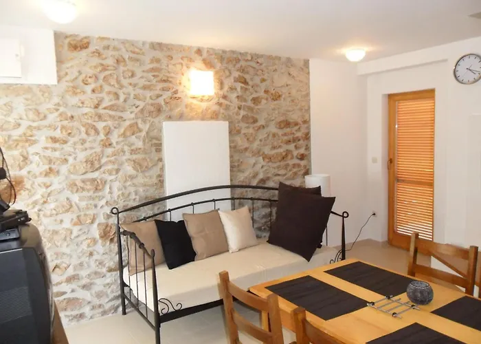 Grosse In Zadar Mit Privatem Balkon By Interhome Diklo