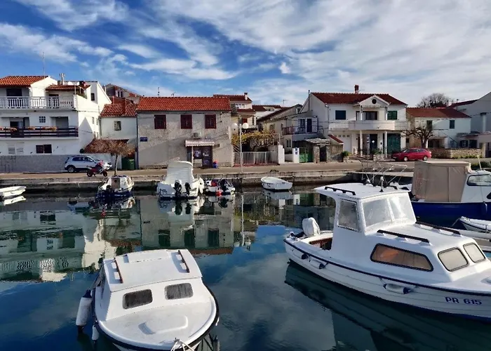 Apartamento Grosse In Zadar Mit Privatem Balkon By Interhome *