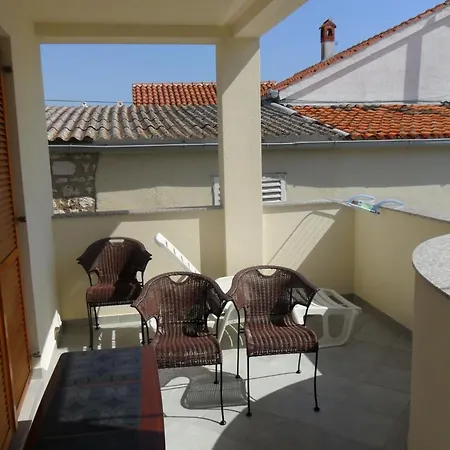 Grosse In Zadar Mit Privatem Balkon By Interhome * Diklo