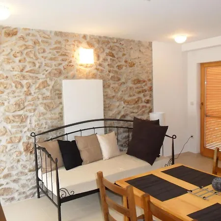 Grosse In Zadar Mit Privatem Balkon By Interhome Diklo