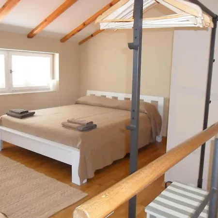 Grosse In Zadar Mit Privatem Balkon By Interhome