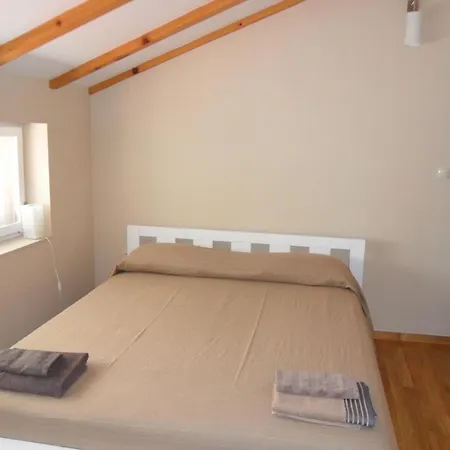Grosse In Zadar Mit Privatem Balkon By Interhome Apartman