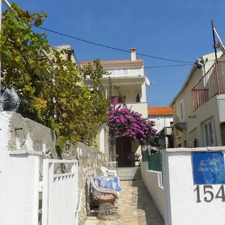 Apartman Grosse In Zadar Mit Privatem Balkon By Interhome