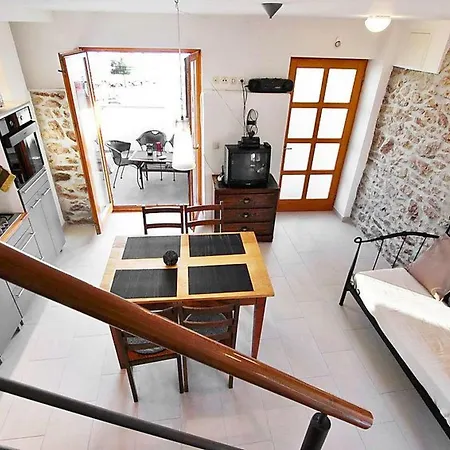 Grosse In Zadar Mit Privatem Balkon By Interhome Apartman