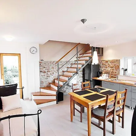 Apartman Grosse In Zadar Mit Privatem Balkon By Interhome