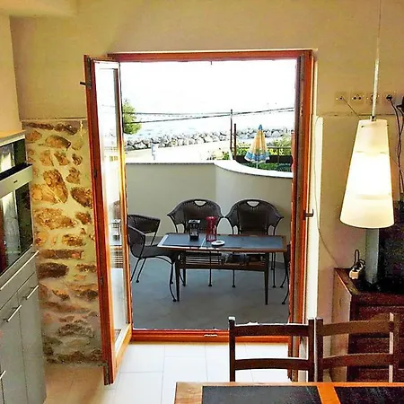 Grosse In Zadar Mit Privatem Balkon By Interhome