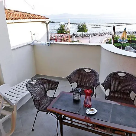 Grosse In Zadar Mit Privatem Balkon By Interhome Apartman Diklo