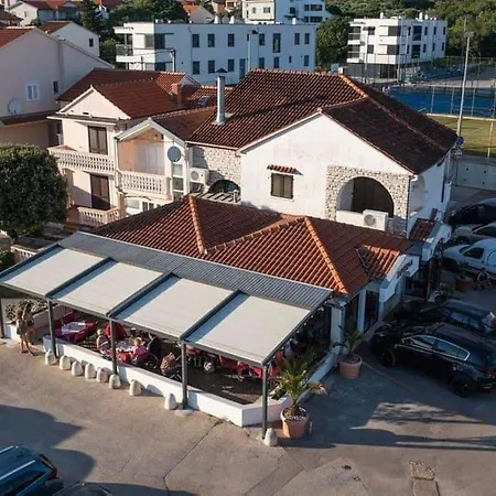 Apartman Grosse In Zadar Mit Privatem Balkon By Interhome Diklo