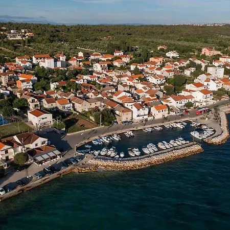 Apartman Grosse In Zadar Mit Privatem Balkon By Interhome *