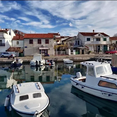 Apartman Grosse In Zadar Mit Privatem Balkon By Interhome *
