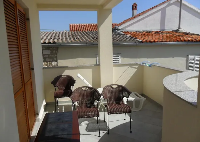 Grosse In Zadar Mit Privatem Balkon By Interhome * Diklo