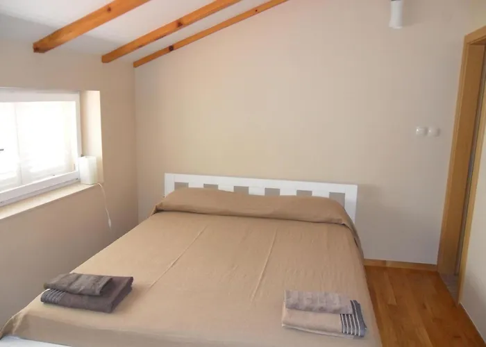 Grosse In Zadar Mit Privatem Balkon By Interhome Apartman