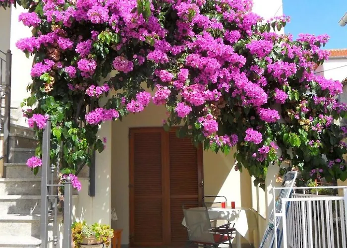 Grosse In Zadar Mit Privatem Balkon By Interhome * Diklo