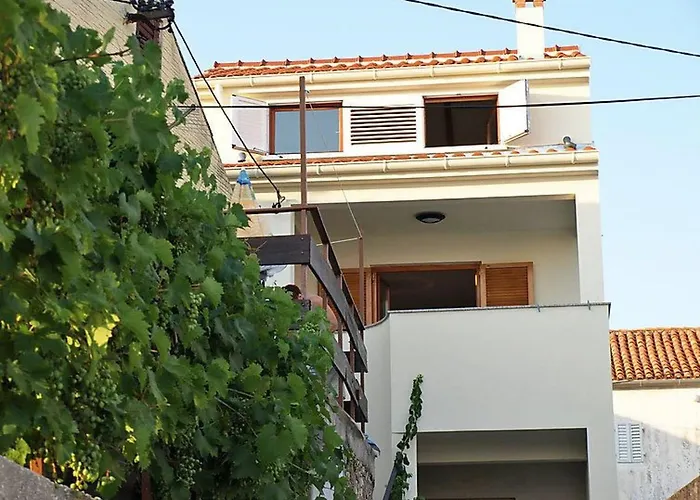 Grosse In Zadar Mit Privatem Balkon By Interhome Apartman
