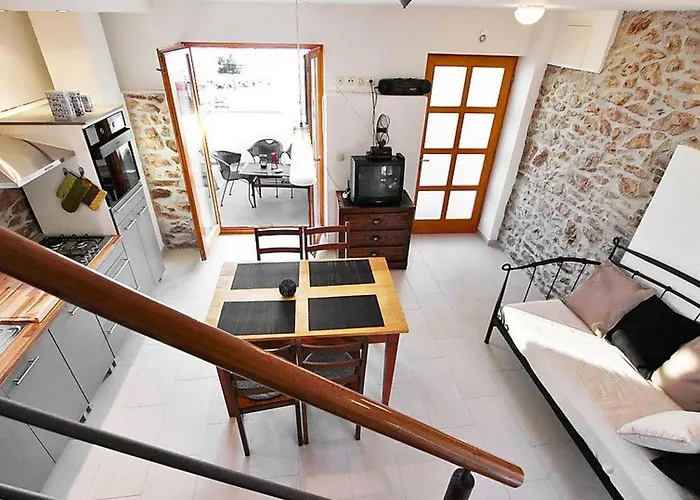 Grosse In Zadar Mit Privatem Balkon By Interhome Apartman