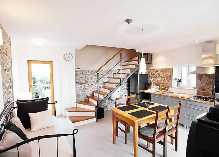Apartman Grosse In Zadar Mit Privatem Balkon By Interhome