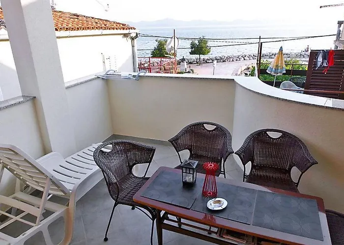 Grosse In Zadar Mit Privatem Balkon By Interhome Apartman Diklo