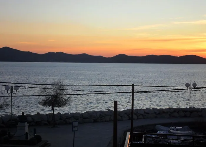 Grosse In Zadar Mit Privatem Balkon By Interhome