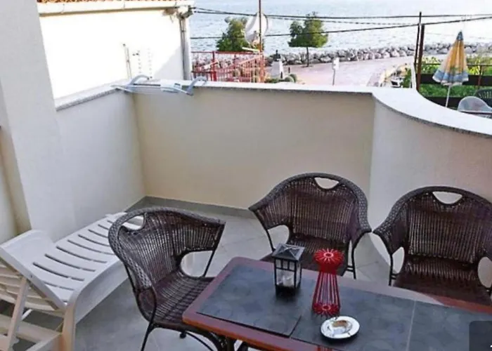 Grosse In Zadar Mit Privatem Balkon By Interhome Diklo