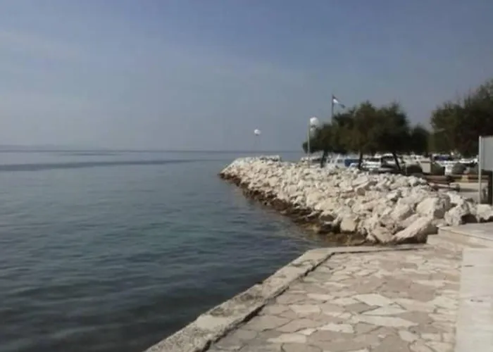 Grosse In Zadar Mit Privatem Balkon By Interhome Apartman Diklo